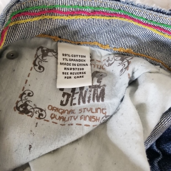 YNQ Distressed Denim Cropped Jeans - Picture 8 of 8